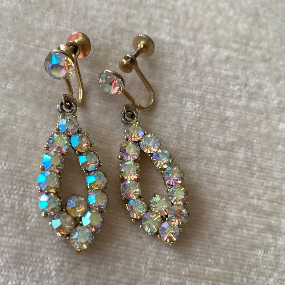 Vintage Aurora Borealis Screw Back Dangle Earrings Prong Set Stones